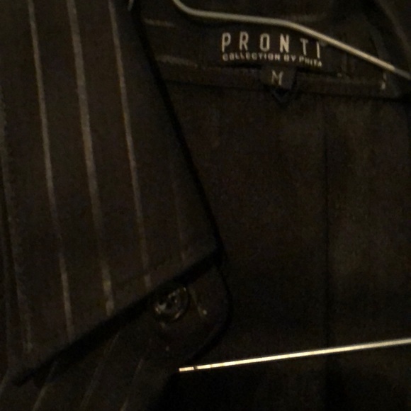 Button downs - Picture 3 of 8